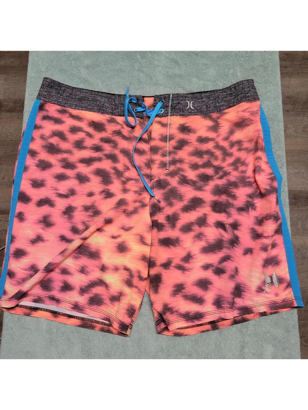 Hurley Phantom Men’s Coral Leopard Print Board Shorts Blue Trim